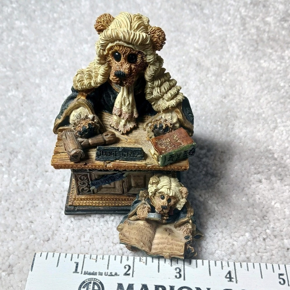 Boyds Bears Friends Figurine 1997 Judge Griz Hissonah No Box Lawyer Court Room